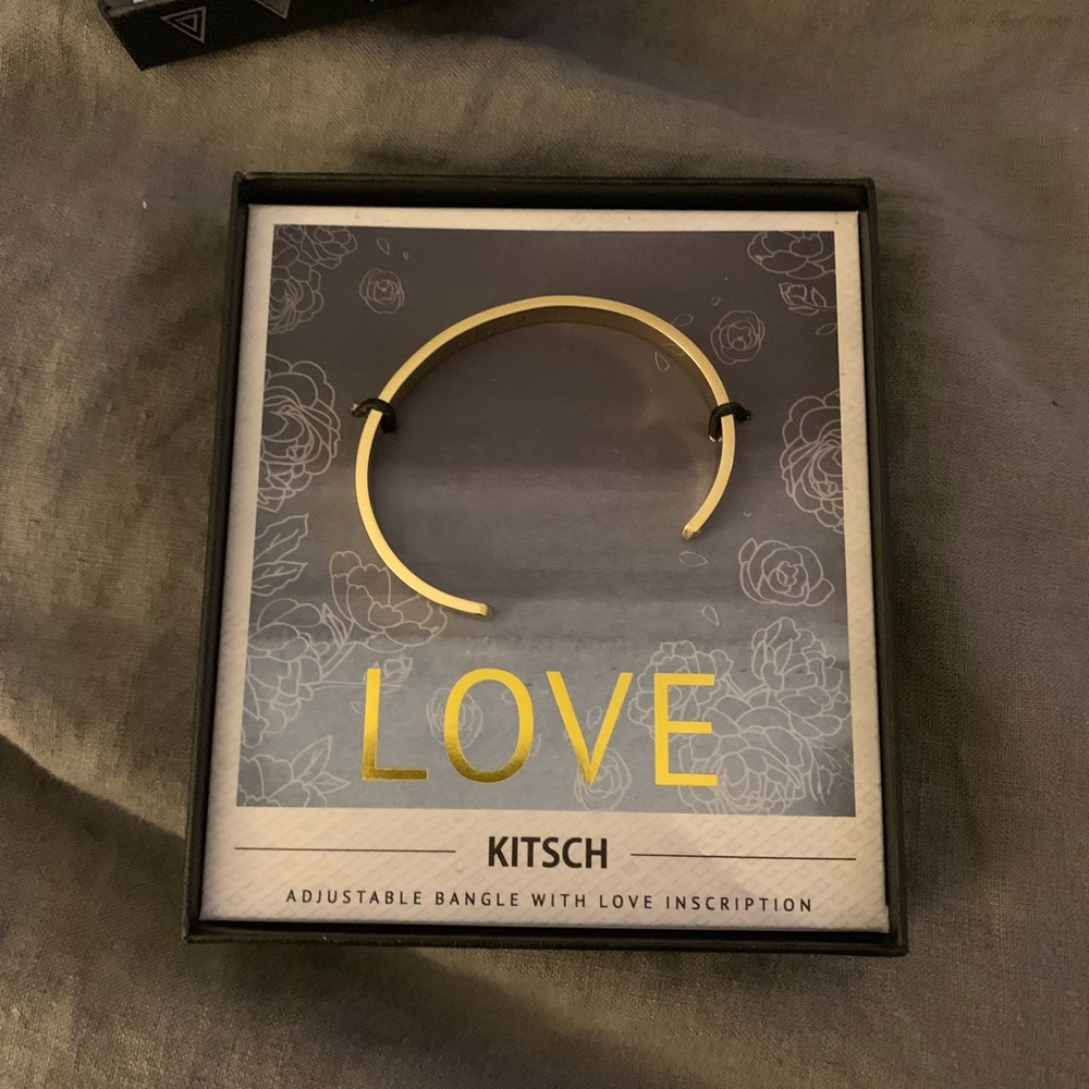 Kitsch Love bracelet